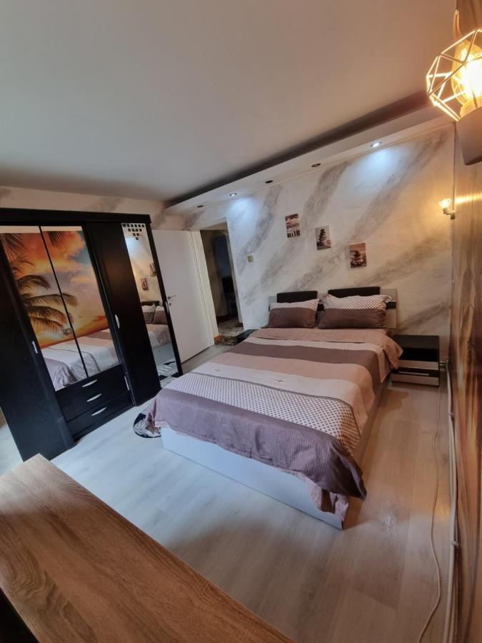 Maxx Lake Apart Bacău Exterior foto