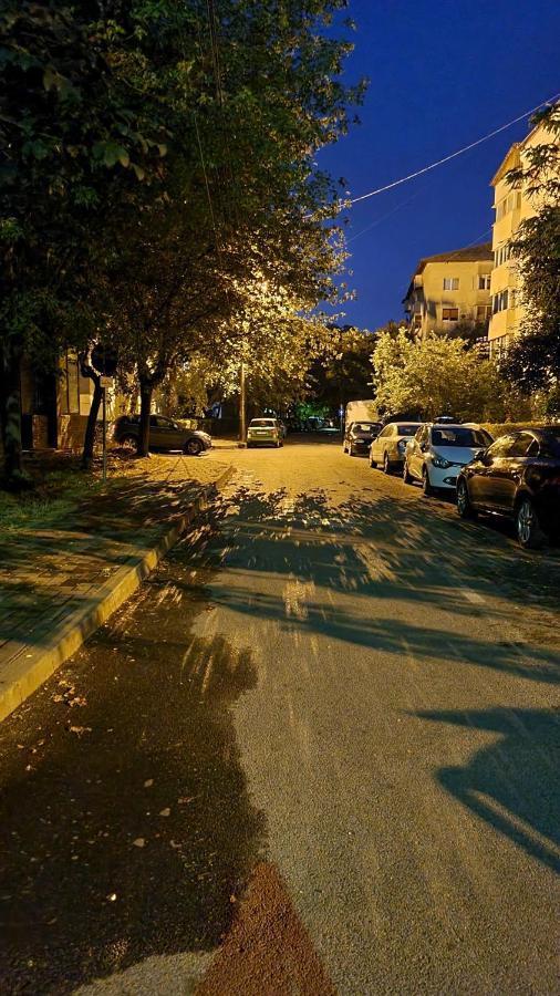 Maxx Lake Apart Bacău Exterior foto